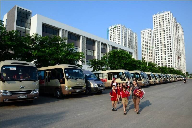 Có riêng xe chuyên dụng đưa đón học sinh tại nhà ở Vinschool