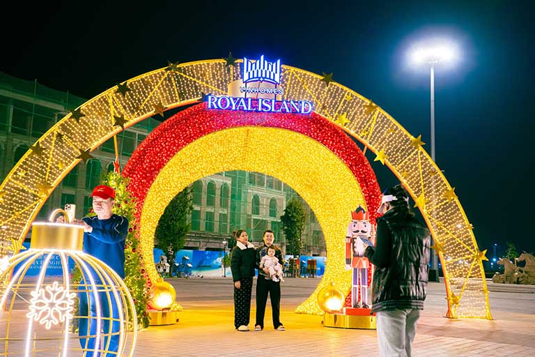 THE ROYAL WONDERLAND: THÁNG 12 BÙNG NỔ VỚI LỄ HỘI KHÔNG NGỦ! 8 the royal wonderland le hoi giang sinh 8