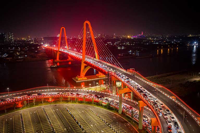 chuc mung nam moi vinhomes royal island 8