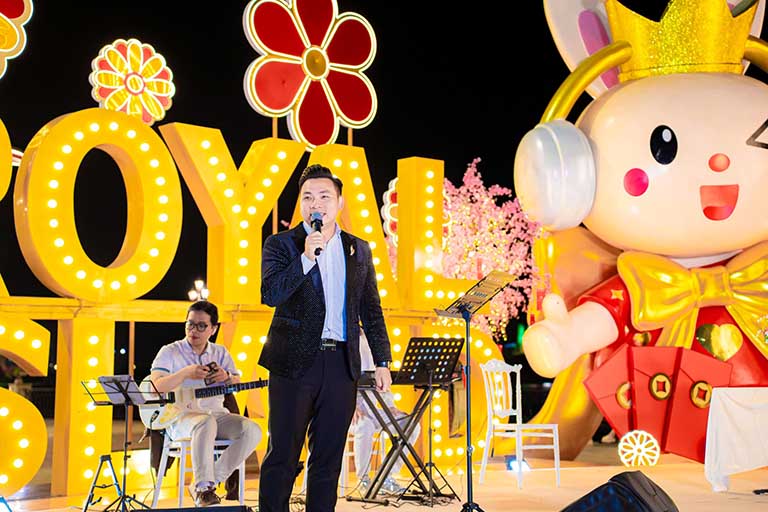 Sắc Hoa và Giai Điệu | Hành trình tôn vinh Phái Đẹp tại Vinhomes Royal Island 13 vinhomes royal island su kien thang 3 13