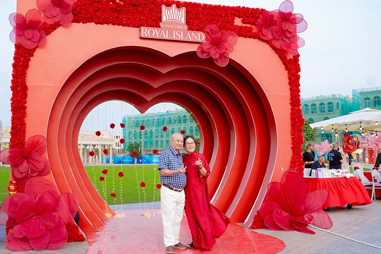 Sắc Hoa và Giai Điệu | Hành trình tôn vinh Phái Đẹp tại Vinhomes Royal Island 4 vinhomes royal island su kien thang 3 4