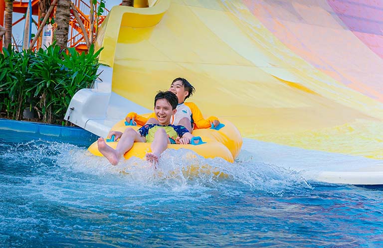 Nhật ký 1 ngày du hý tại Phố Đảo Vinhomes Royal Island
